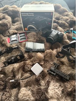 Blackmagic Pocket Cinema Camera 6K EF Bundle
