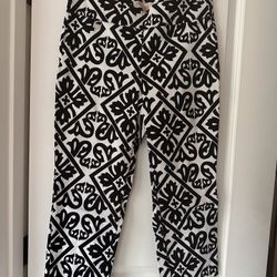 Woman’s Pants 
