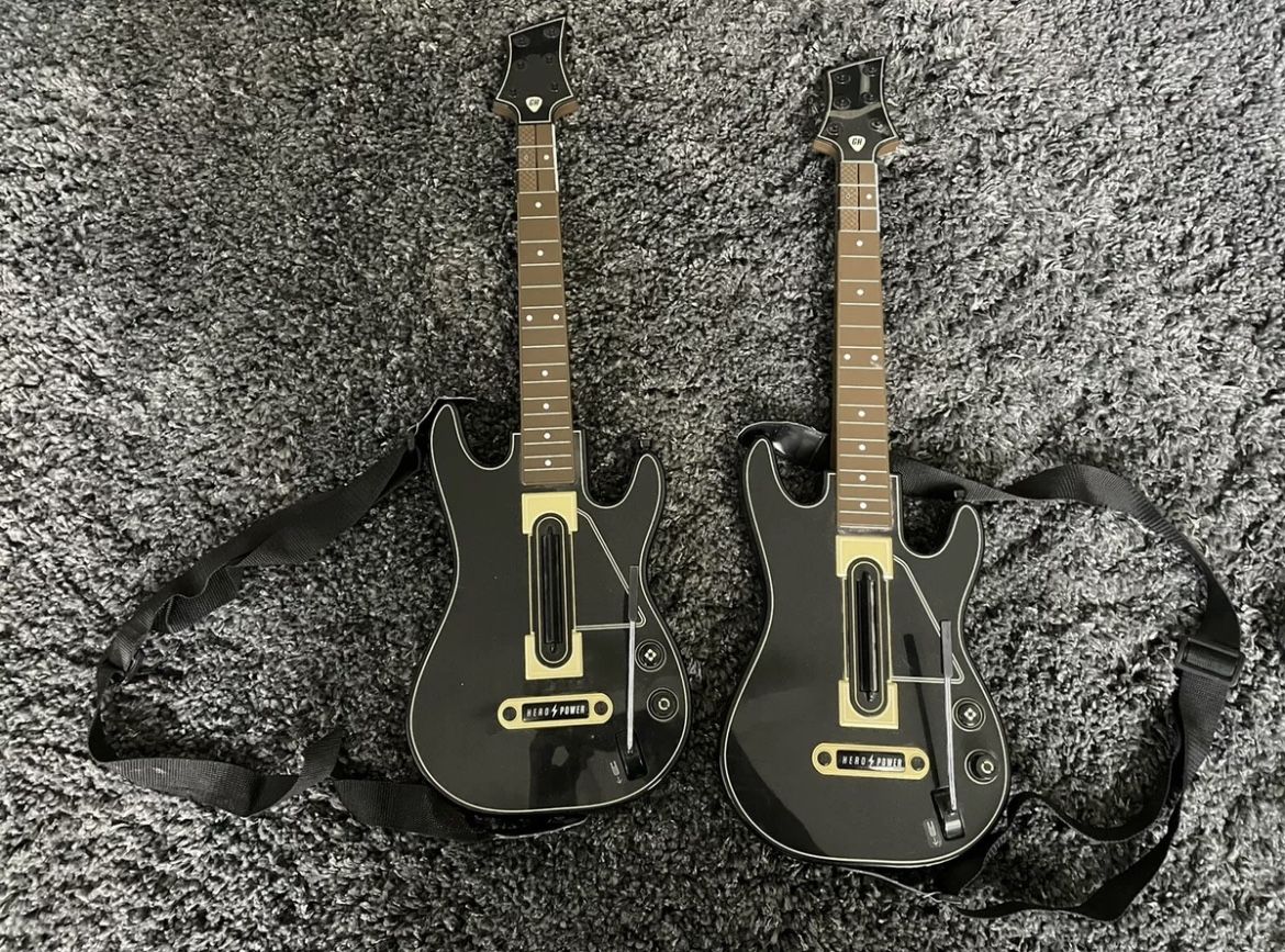 Two Guitar Hero Live Wireless Guitars And Straps X Box One