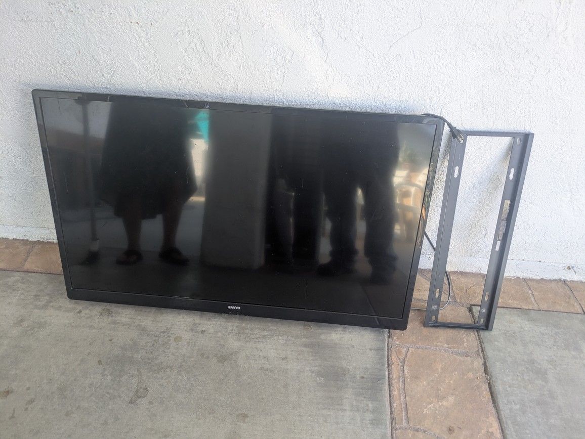 SANYO FW50D36F 50" Class 1080p LED LCD HDTV