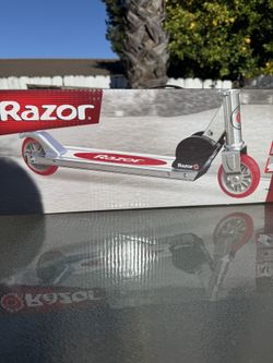 Razor Scooter NEW IN BOX