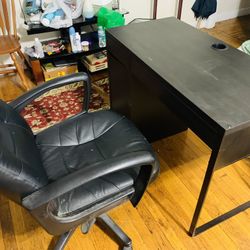 Desk With Chair 