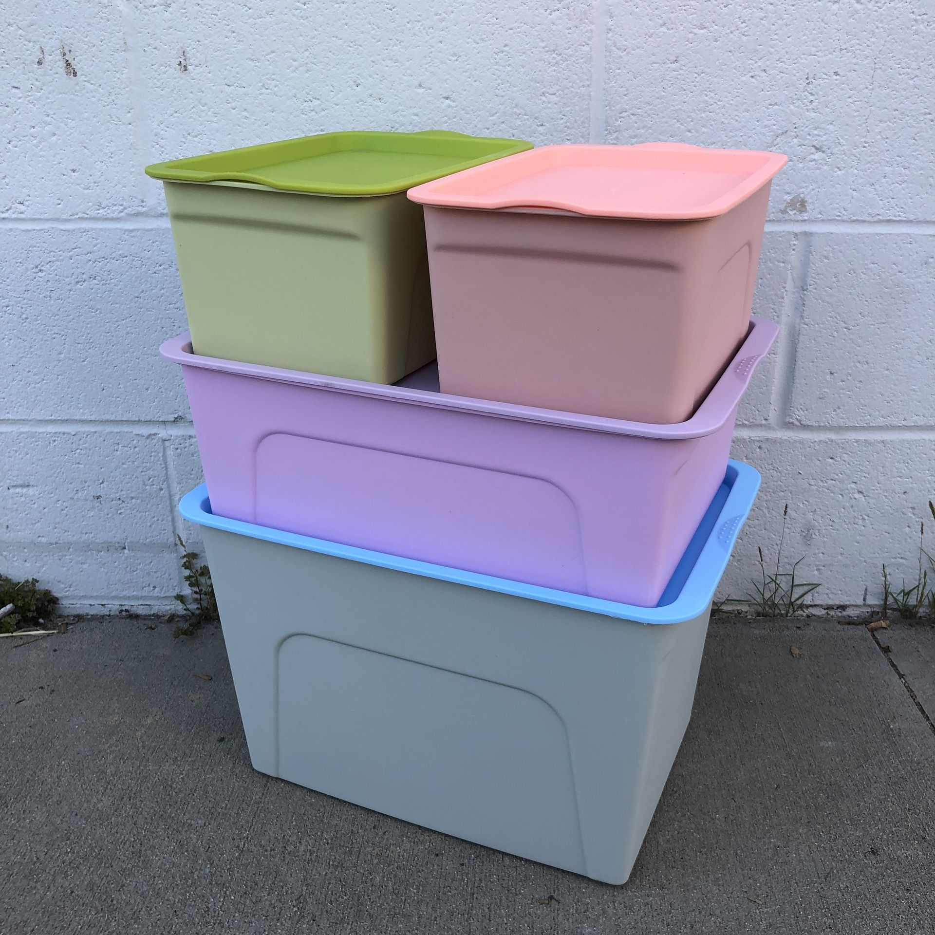 New Cute Mix Colors Storage Box Set With Lid Set of 4 Plastic Containers For Household Kitchen Makeup Desktop Organizer