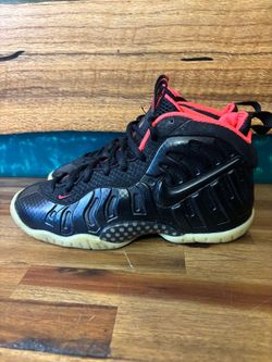 Nike Air Foamposite Pro Black/Red Yeezy 5Y/6.5 W Kids Basketball Sneaker