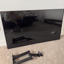 Tv + wall mount