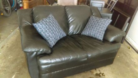 100% Real Black Leather love seat Free delivery