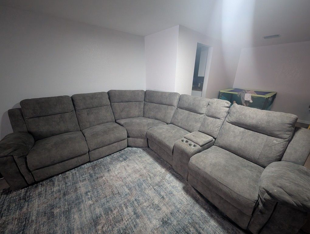 Gray Couch 5- Seat W/ Reclining Chairs