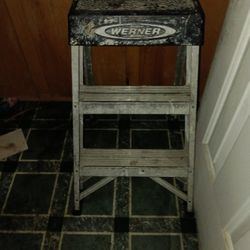 2 Ft Aluminum Step Ladder