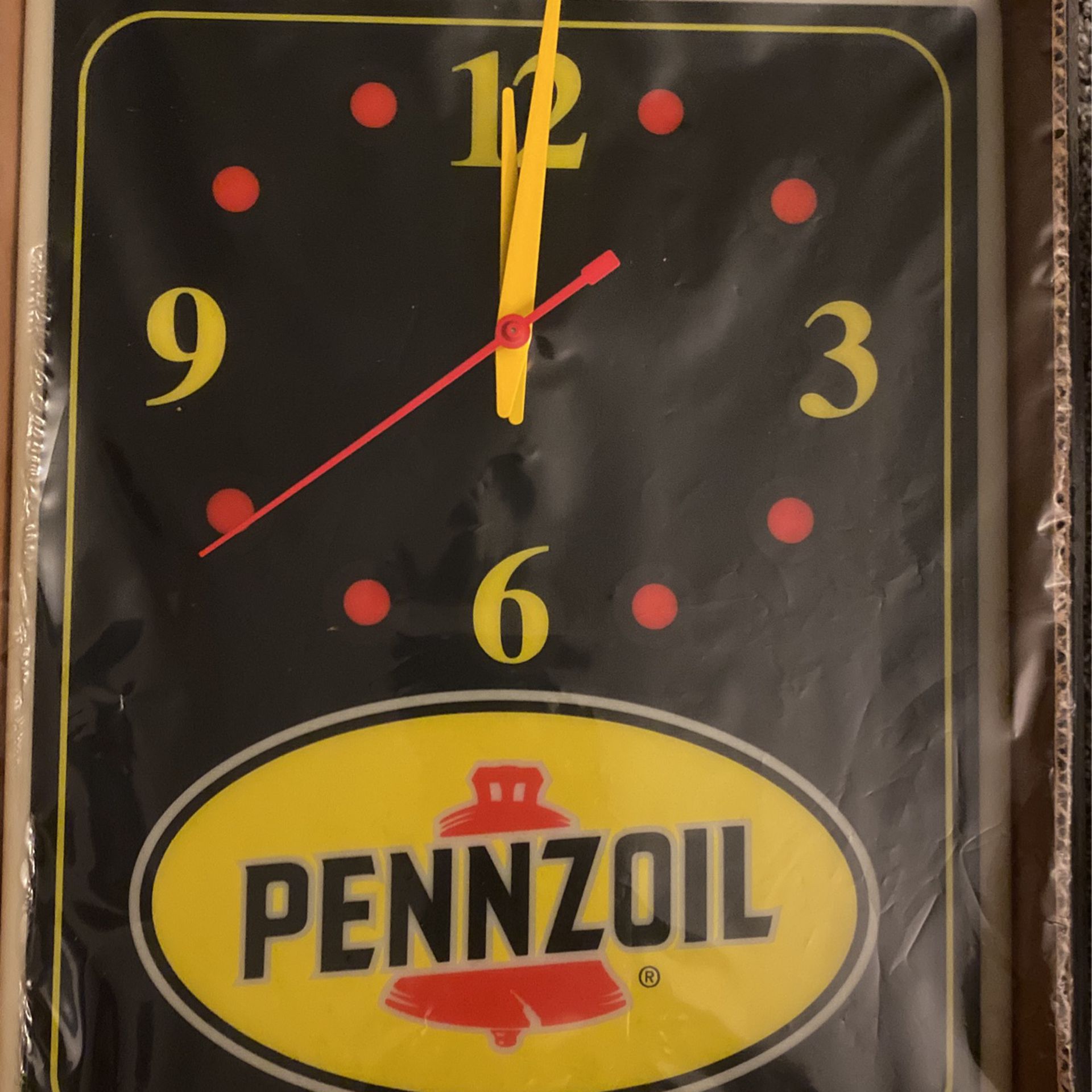 Vintage Penzoil  Light Up  Clock 17x14 Square 