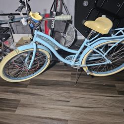 Huffy 26inch beach Cruiser clean she just dont rite it no more