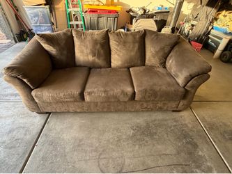 Single Couch (No pets/Non-smoker)