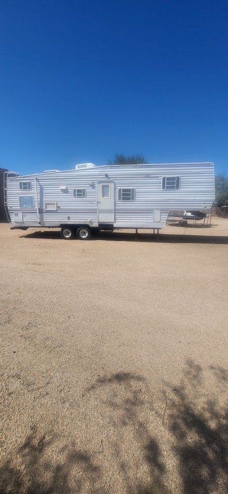 Lancaster 5th Wheel Travel Trailer 32 Ft