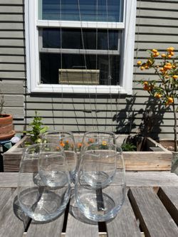 Stemless wine glasses
