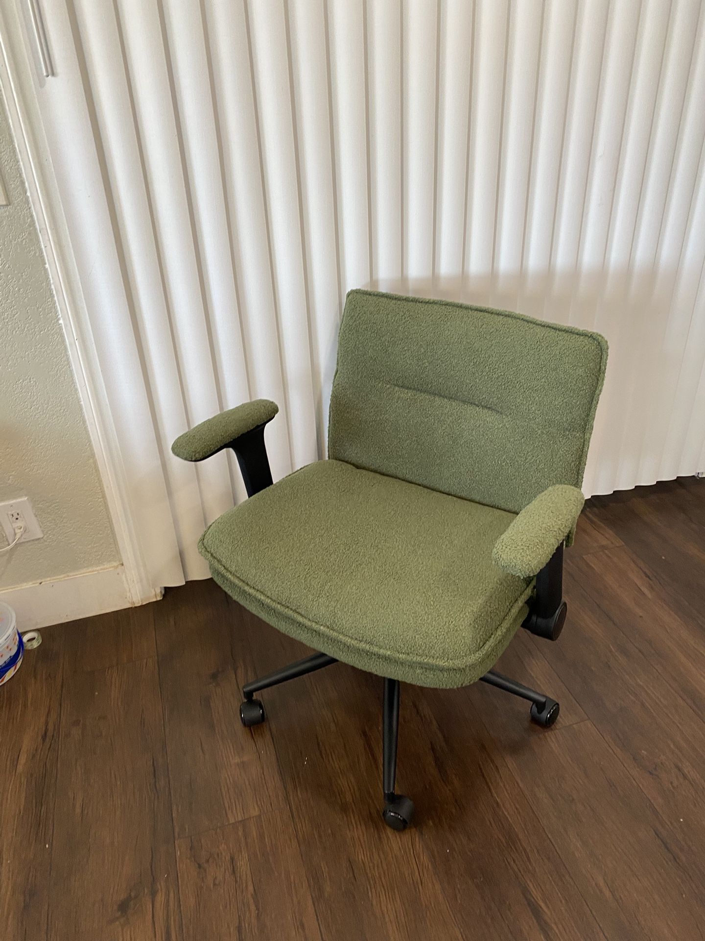 New Office Chair Wide Seat