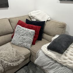 Sectional Couches 