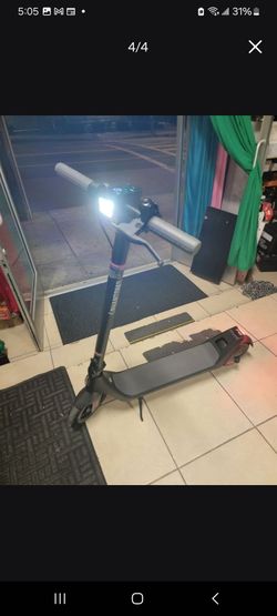 A10 Electric Scooter 15mph 28 miles range