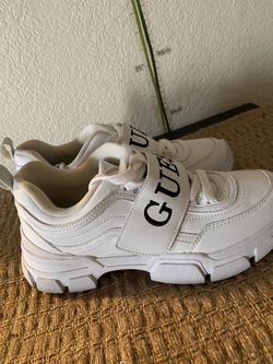 Guess Kathie Chunky Logo Sneakers 

