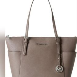 Michael Kors Jet Set Bag 