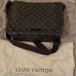 Louis Vuitton AM Bag (NEW) Never Worn