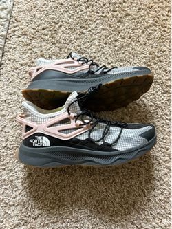 North face women’s shoes size 7