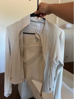 Lululemon bone w gold zipper size 8
