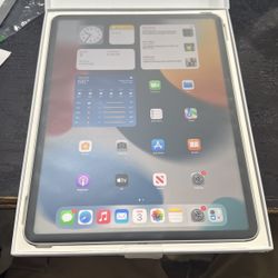 iPad Pro 12.9 5th Generation 128GB Wifi Only Used 