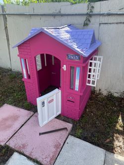 Little Tikes Cape Cottage Playhouse Pink