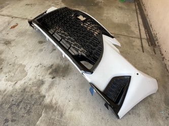 2024 Lexus is350 bumper used Oem