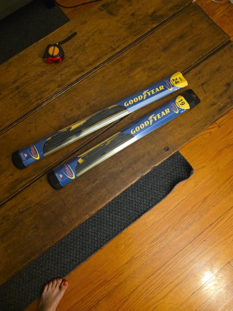 24 And 19" Goodyear Wiper Blades