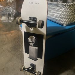 clean ass fully assembled skate board  (basically new)