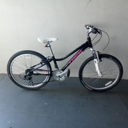 BICYCLE TREK 21 SPEED SIZE 24 BRAND NEW 