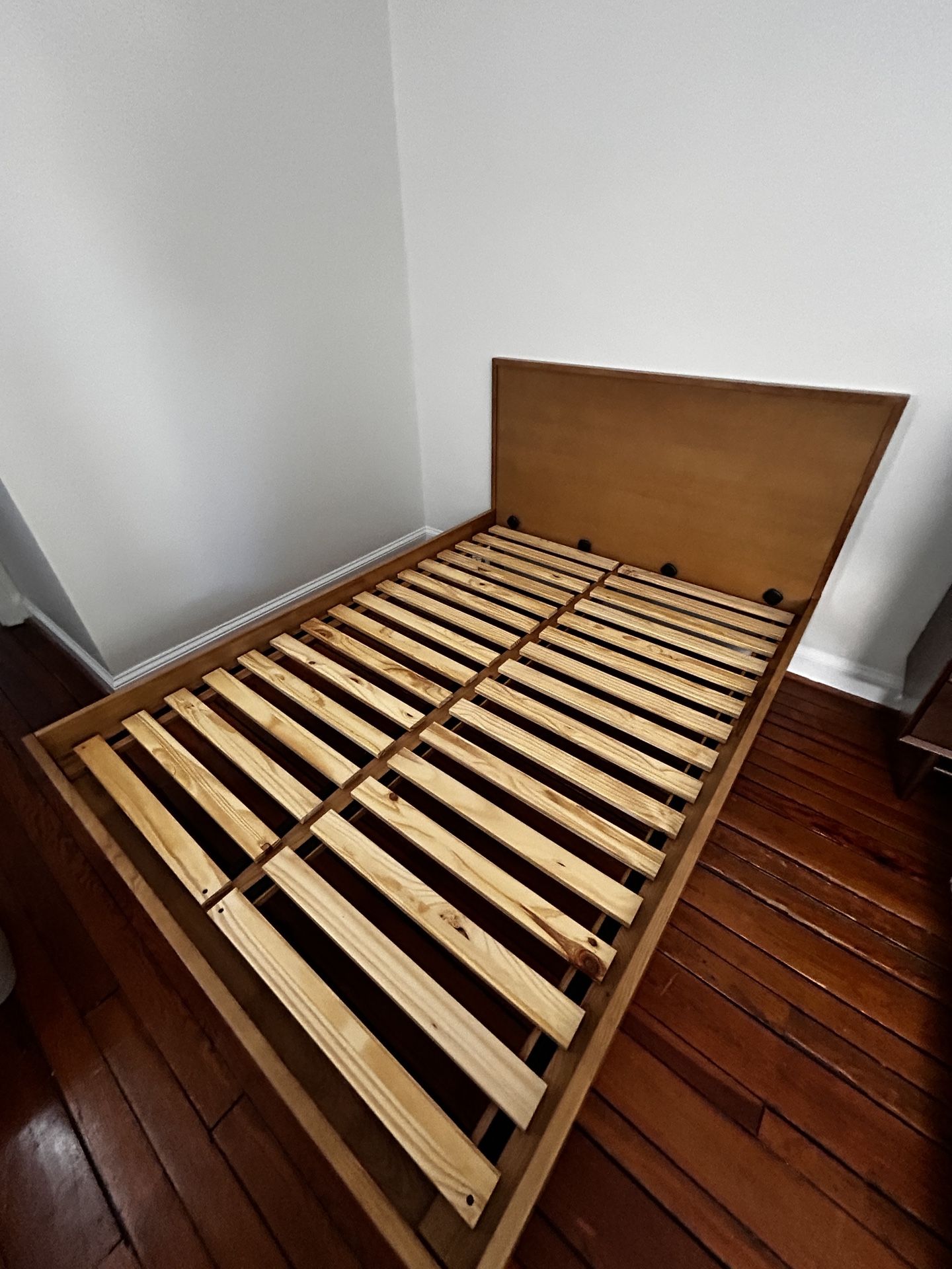 Burrow Chorus Bed frame (Full)