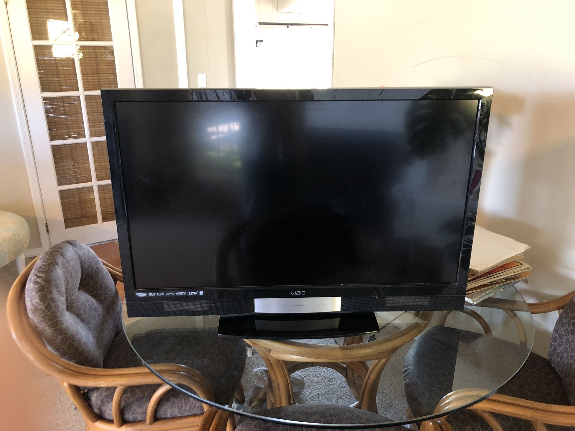 Vizio SV421XVT Flat Screen Television 42”