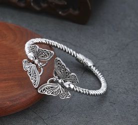 New! Women’s Silver Retro Butterfly Bracelet