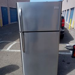 Frigidaire Top freezer