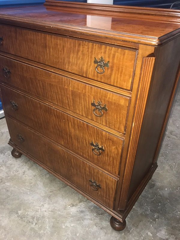 Antique Huntley Simmons chest of dresser 1940s