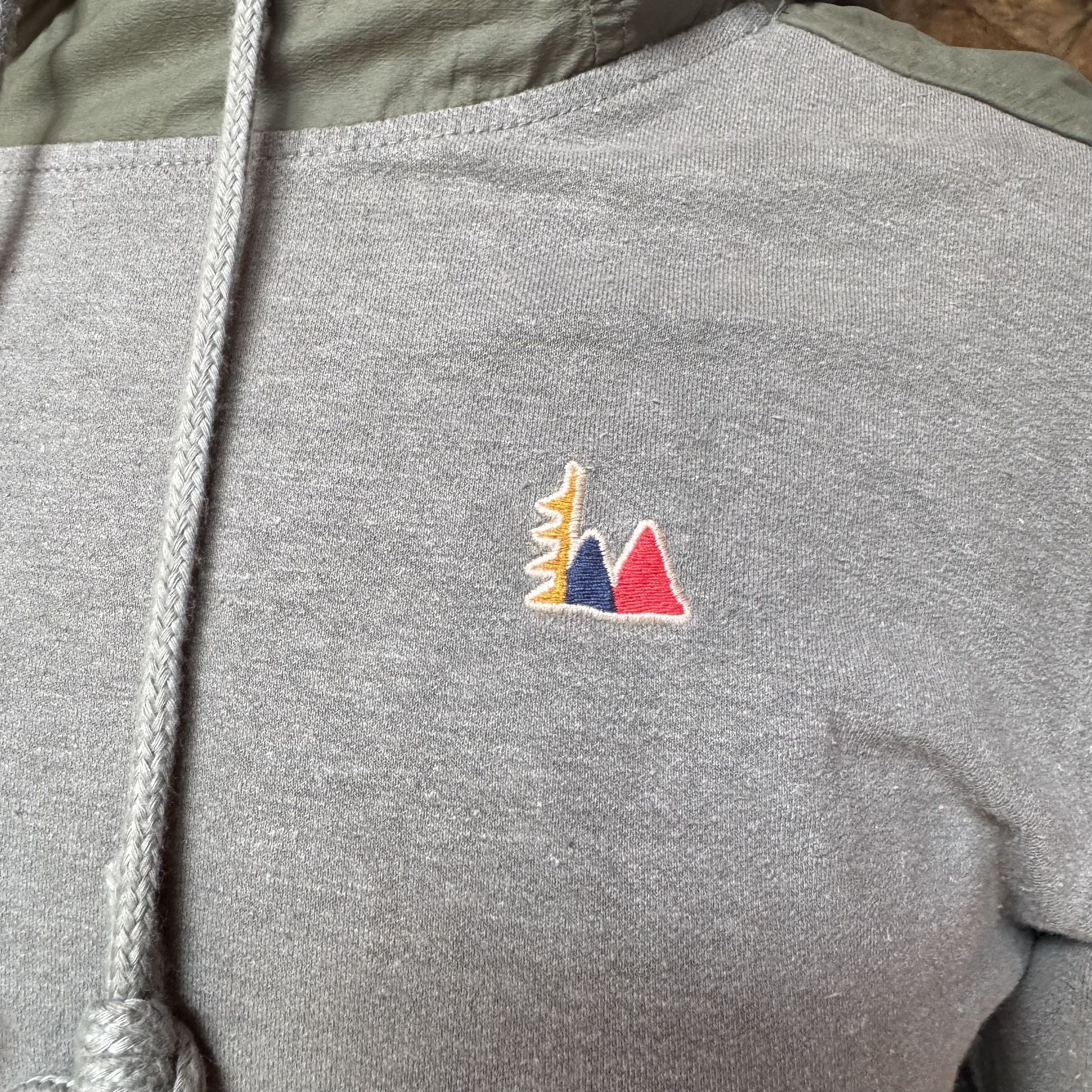 Vintage REI Women’s Medium Hoodie