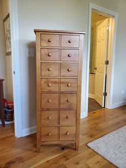 Ethan Allen Dresser 21.5Wx16Dx55H