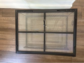 Reptile enclosure