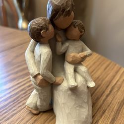 Willow tree figure - quietly - mother holding 2 kids