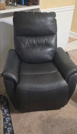Recliner with USB port
