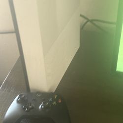 PS5, controller, cables