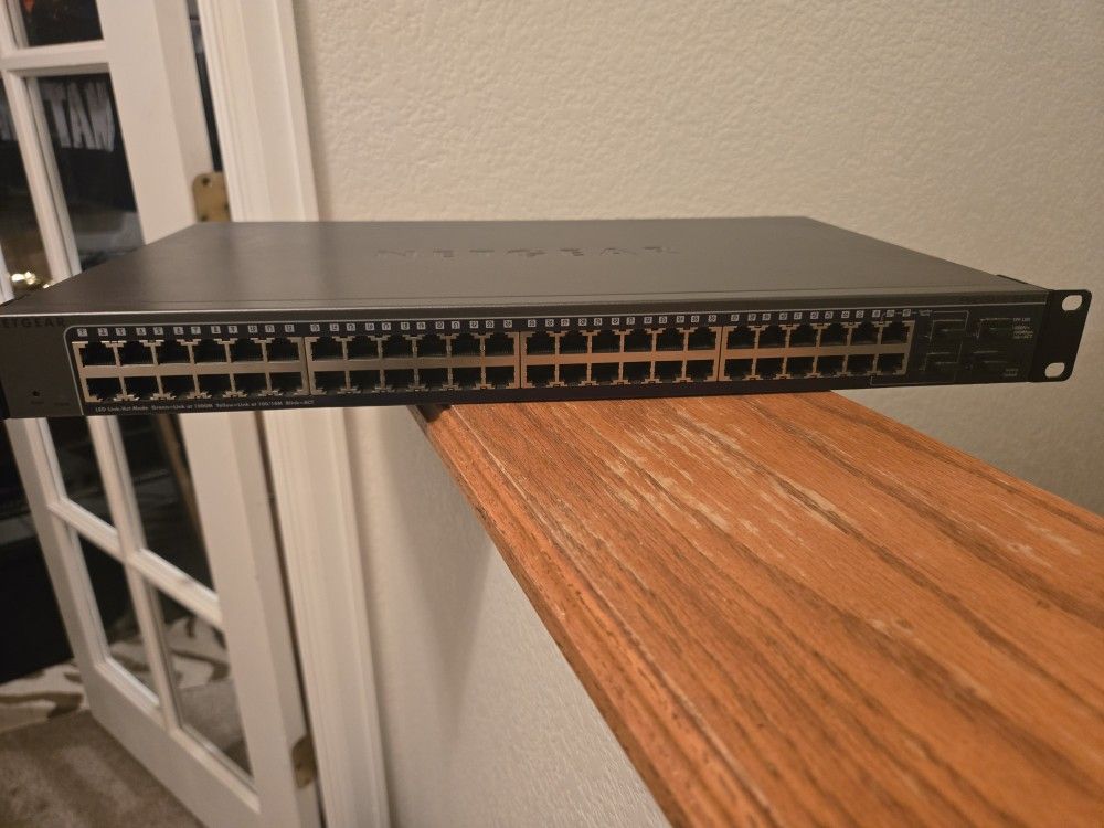NetGear ProSafe GS748T Switch
