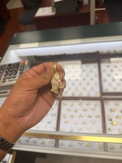 Praying hands and crystal 14k pendant 14gm