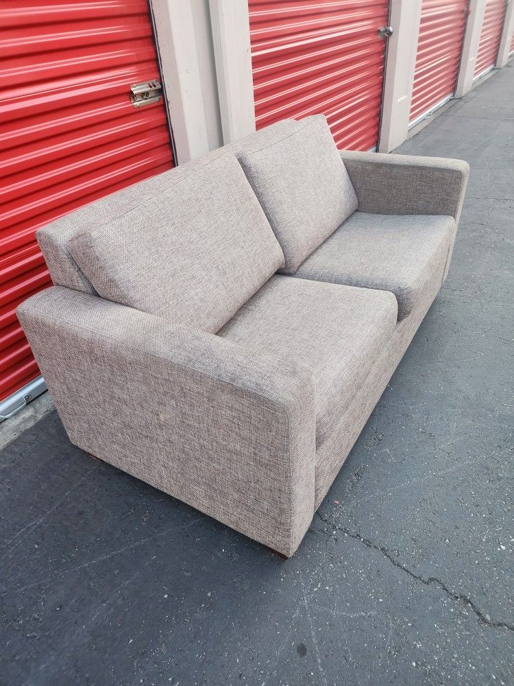 *Free delivery*beige 2 seater pull out bed foldable very heavy storage removable covers back zipper 