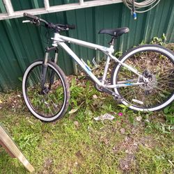 GT AVALANCHE ALL TERRA  3.0 BICYCLE 