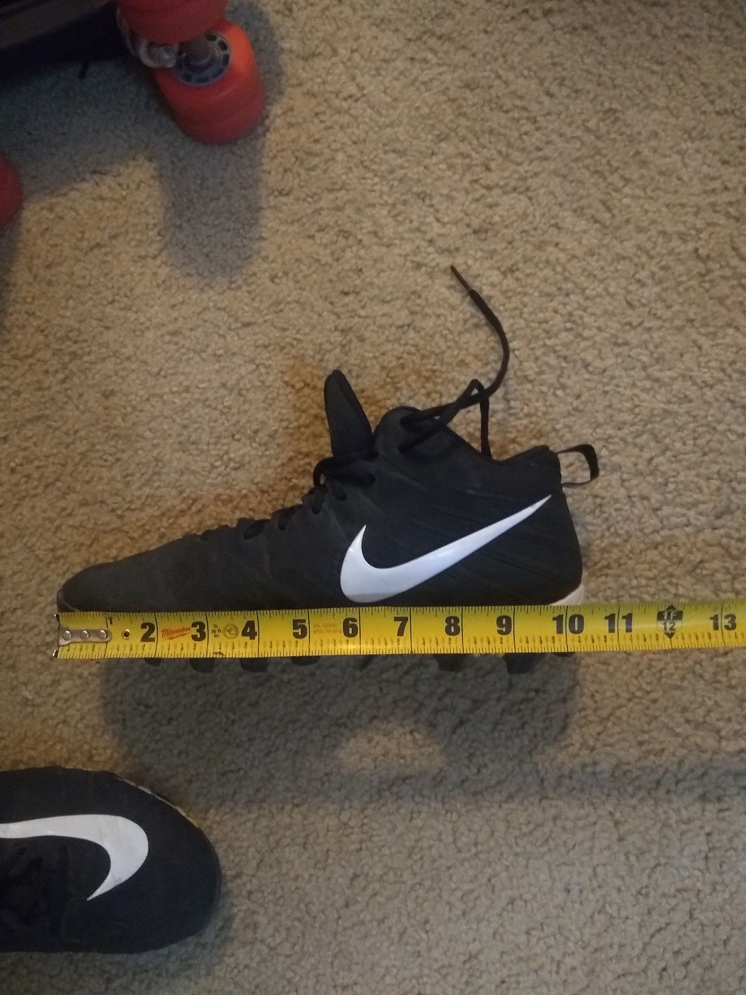 Football cleats Nike shoes size 9 .5