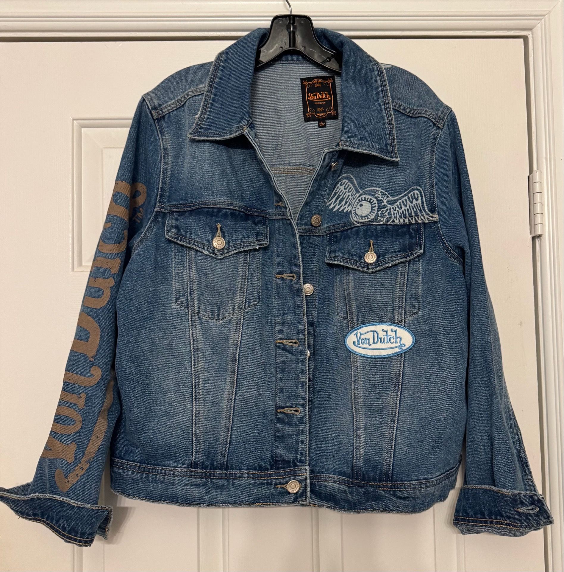 Von Dutch Jean Jacket light wash with brand decals NEW size LG