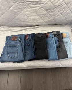 6 Hollister Slim Straight Jeans