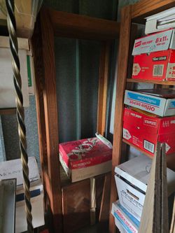 FREE 2x wooden shelves